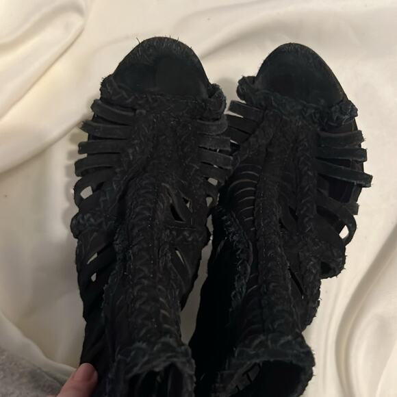 Schutz Yoko Suede Sandal Booties Black size 6 - Picture 6 of 8